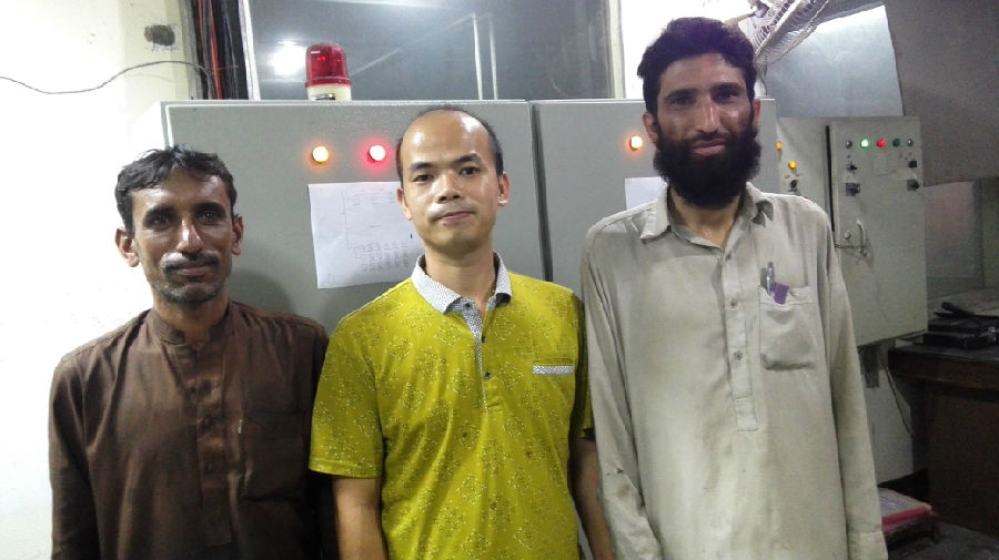 巴基斯坦窯爐控制系統采購人員合影